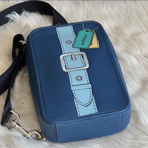 CH232 - Coach Sullivan Pack with Trompe L’oeil Print - Picture 2 of 12